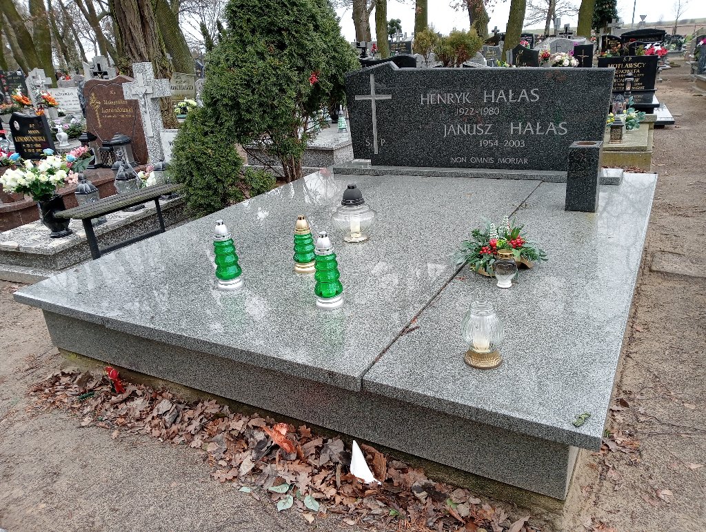 Grób Bożena Hałas