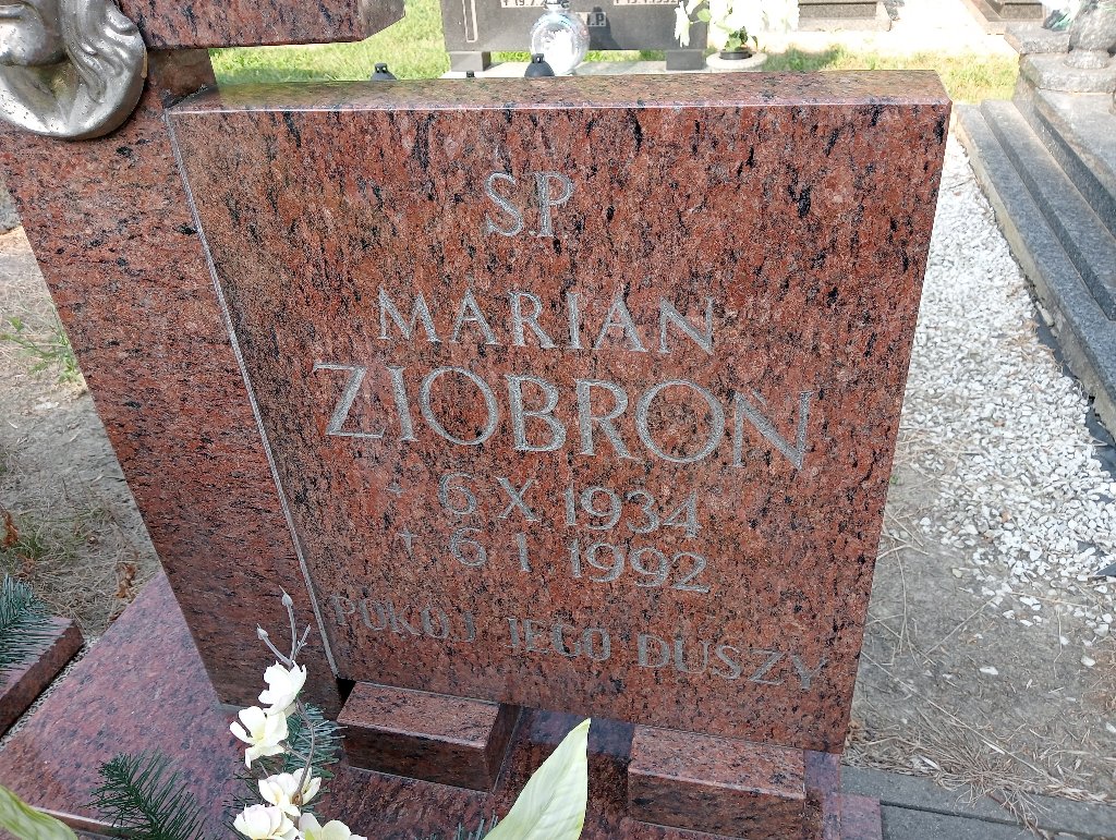 Grób Marian Ziobroń