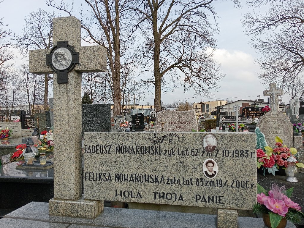 Grób Tadeusz Nowakowski
