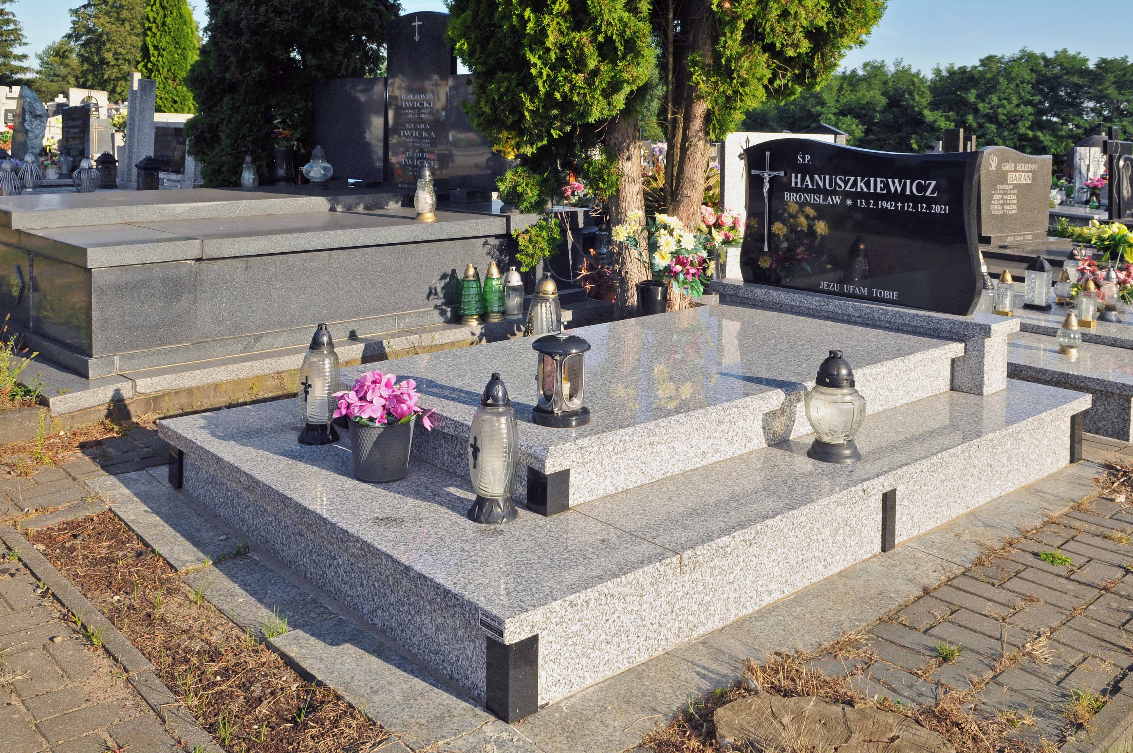 Grób Teresa Hanuszkiewicz