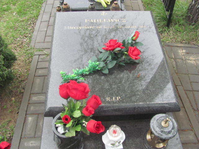 Grób MIECZYSŁAW PAULEWICZ