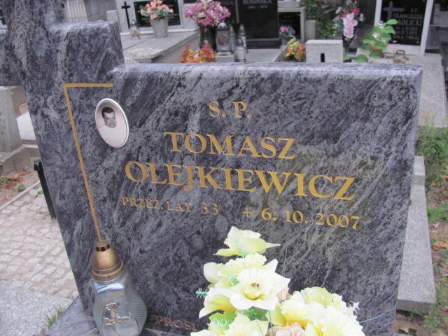 Grób Tomasz Olejkiewicz